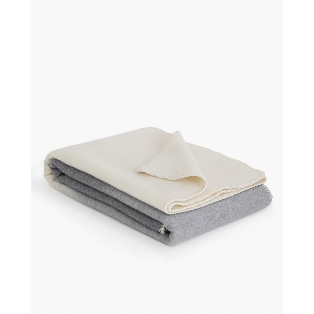 Merino/cashmere tæppe sølv sky