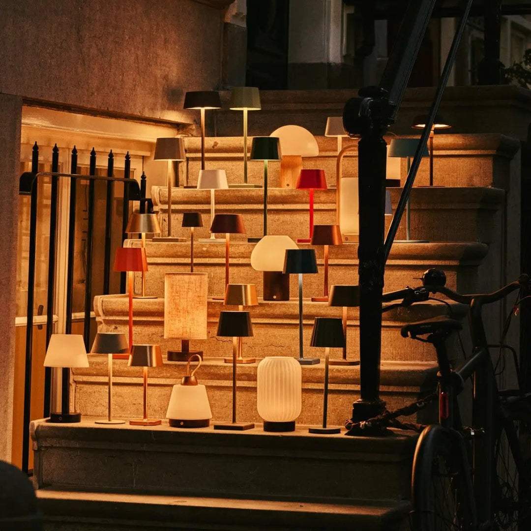 Hugo Berry Red genopladelig bordlampe