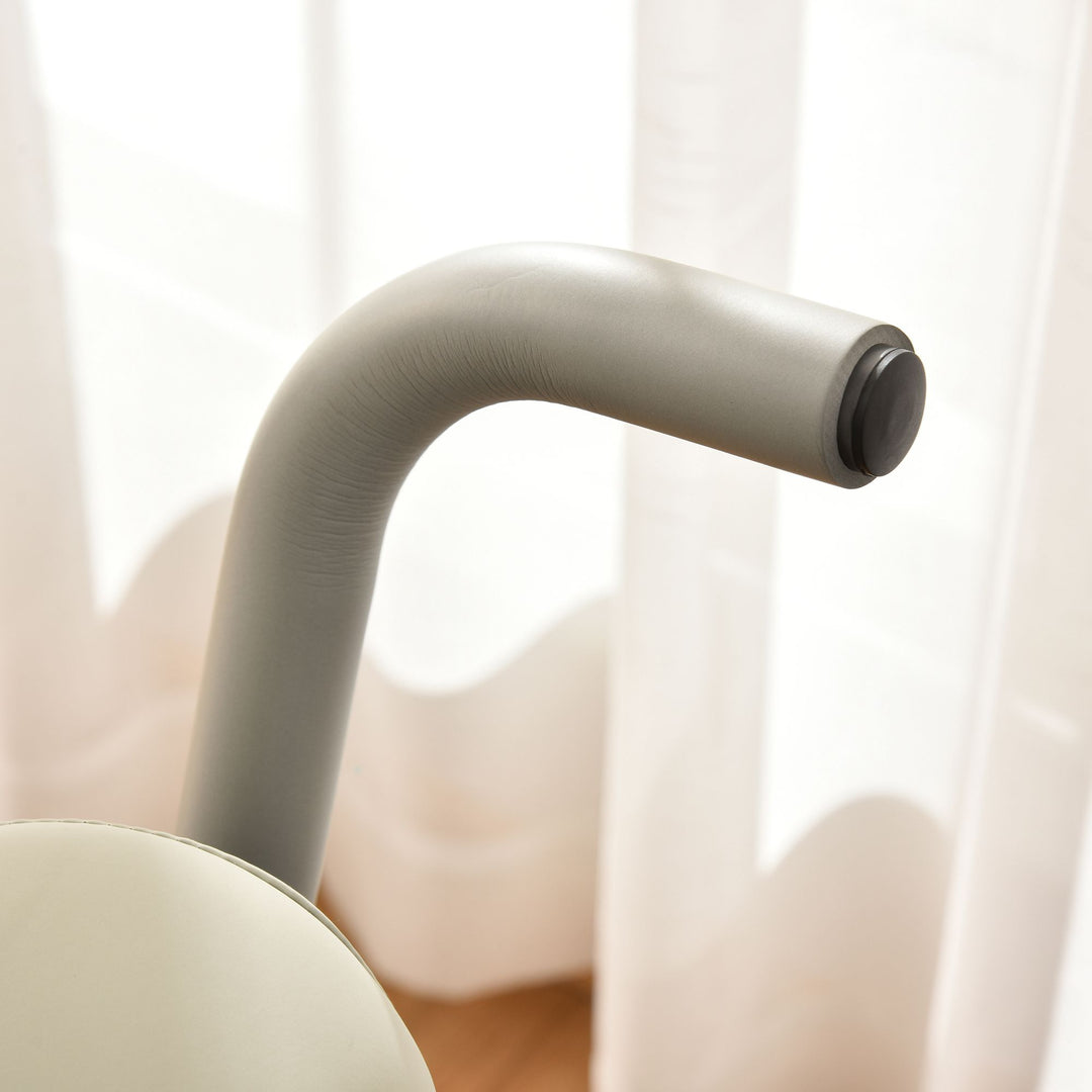 2-i-1 motionscykel med LCD-display, justerbar pulsmåler, sæde og hjul; foldbar motionscykel med 8 niveauer af magnetisk modstand, spændekabel og stålstel.