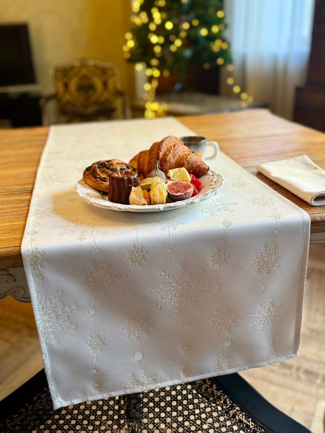 Julebordløber, forskellige størrelser | Golden Snowfall