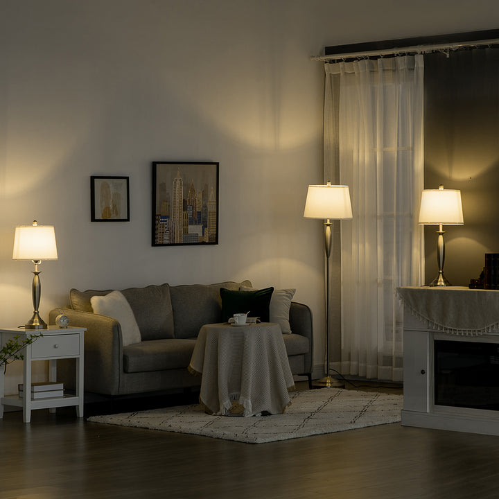 3-Delt belysningssæt. 1 gulvlampe, 2 bordlamper, linnedlook; 38 cm x 38 cm x 158 cm, sølv + hvid