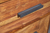 Håndlavet sengebord i massivt sheeshamtræ / metal 40x35x66 cm, brun