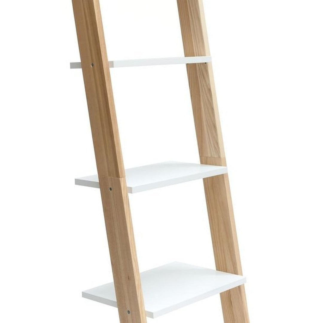 Detalje af asketræ, MDF og rundt spejl