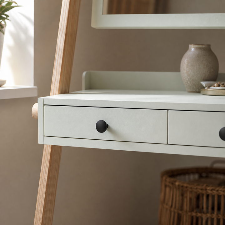 LENO sminkebord i asketræ og mintgrøn med nærbillede af materialer