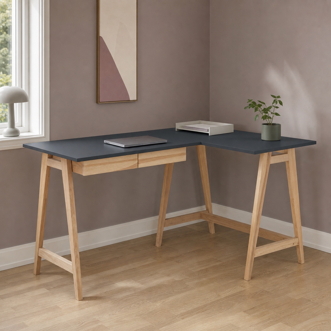 LUKA hjørneskrivebord i grafit set fra en anden vinkel