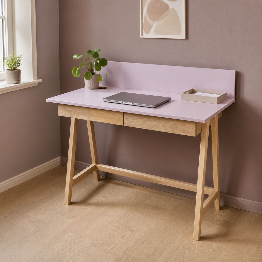LUKA skrivebord i pink set fra en anden vinkel
