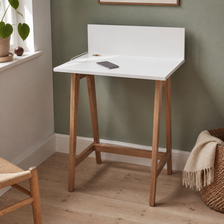 hvid LUKA-skrivebord med funktion vist