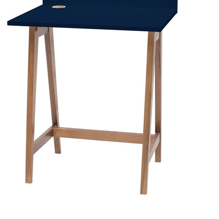 marineblå LUKA-skrivebord med detalje af MDF og træ