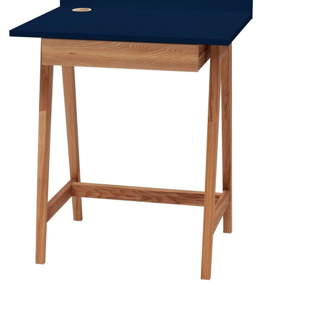 marineblå LUKA-skrivebord med detalje af MDF og træ