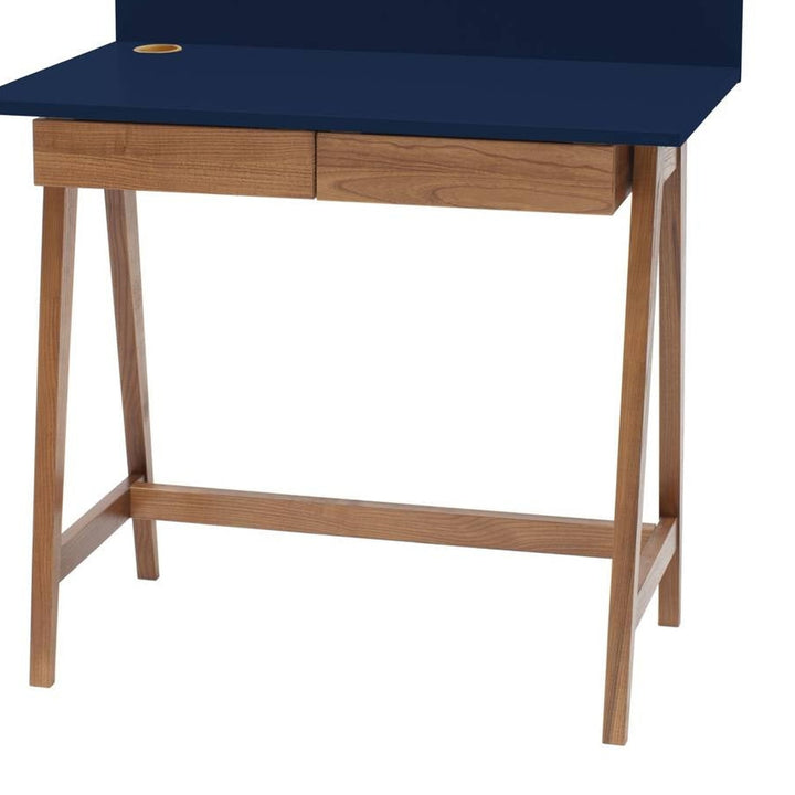 marineblå LUKA-skrivebord med detalje af MDF og træ
