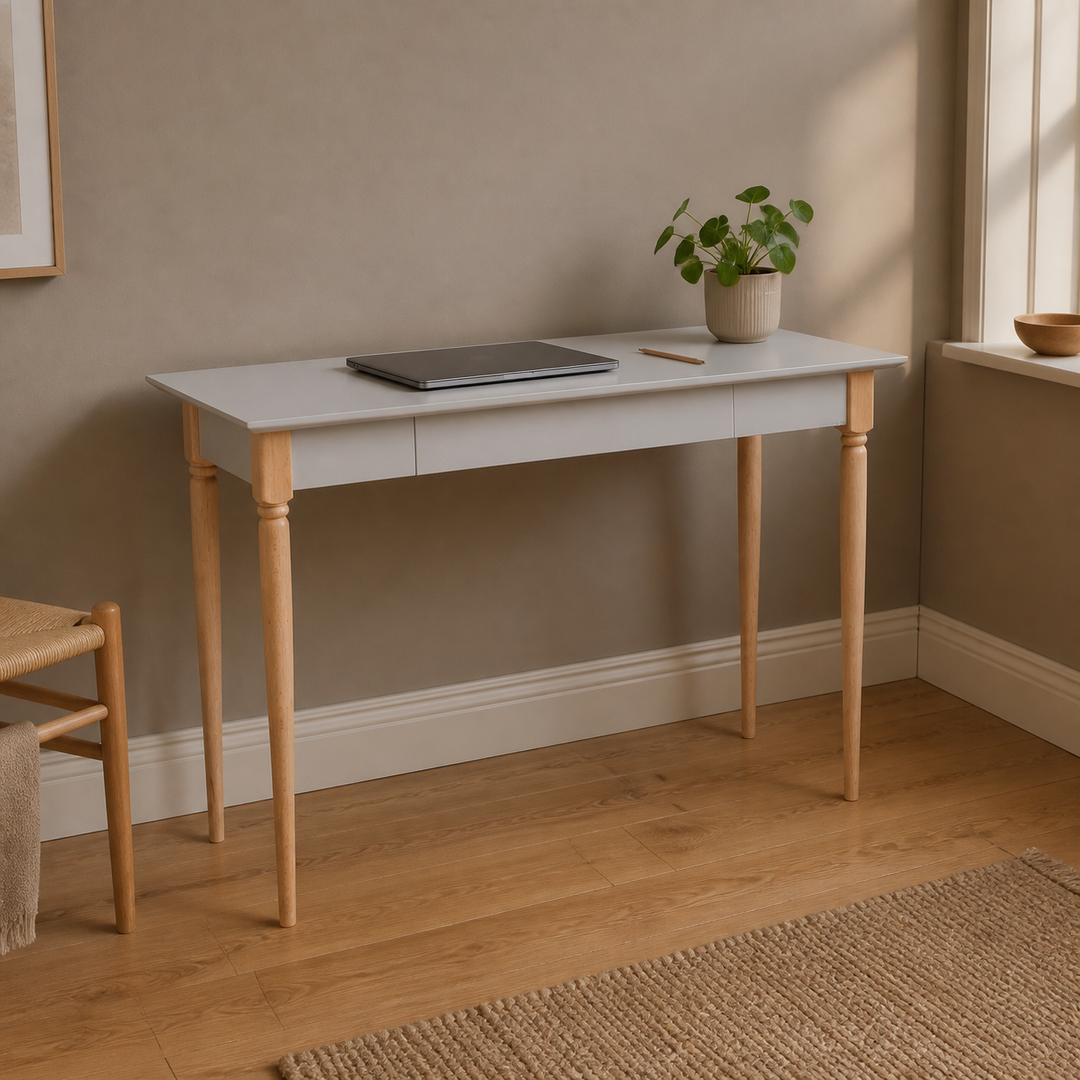 MAMO Skrivebord 105x40cm - Lysegrå – anden livsstilsscene