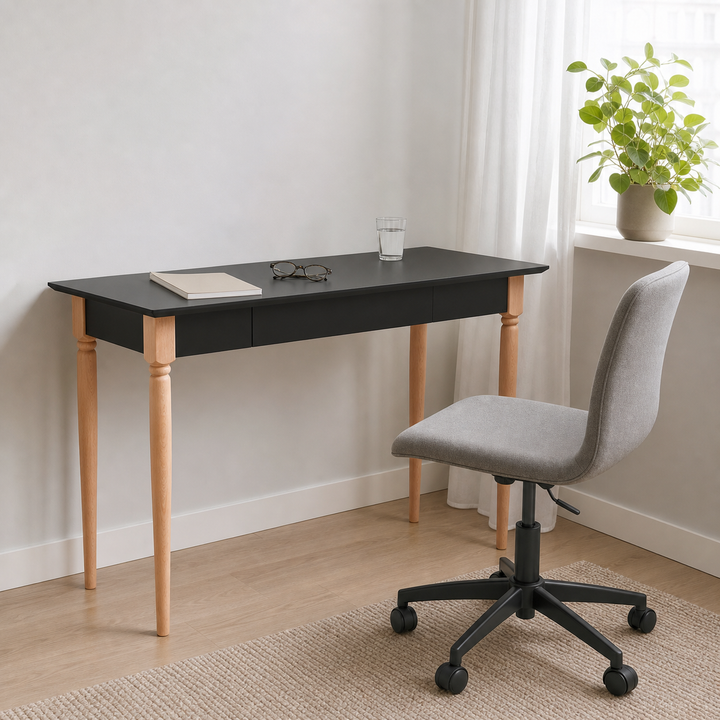 MAMO Skrivebord 105x40cm Sort – varm moody dagslysscene