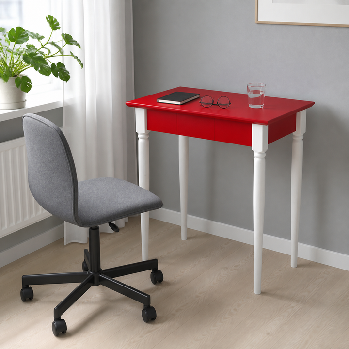 MAMO Skrivebord 65x40 cm Hvide Ben / Røde – varm moody dagslysscene