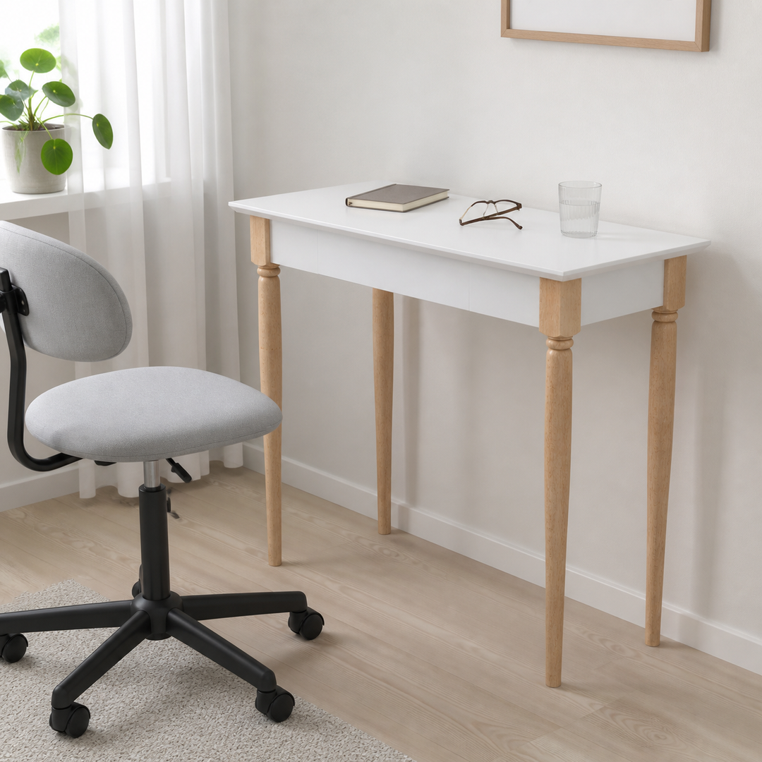 MAMO Skrivebord 65x40cm - Hvid – varm moody dagslysscene