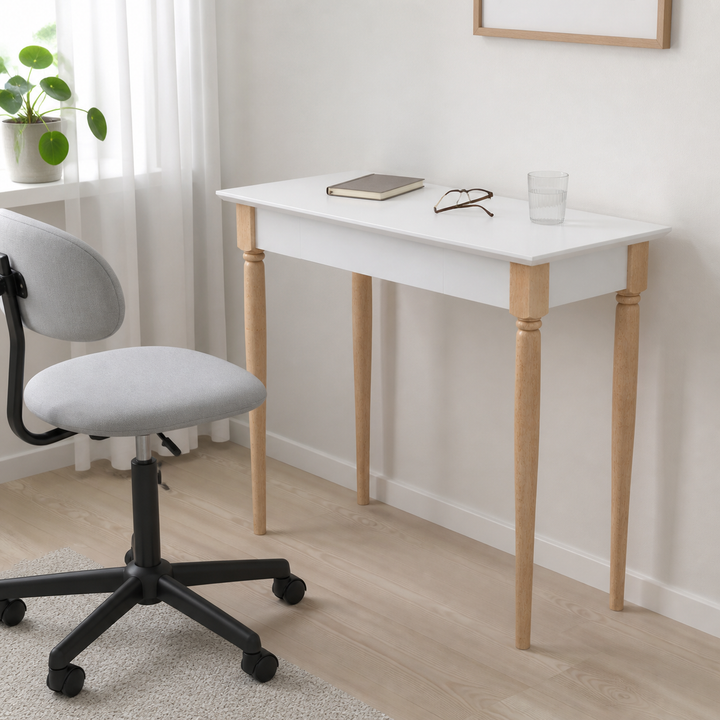MAMO Skrivebord 65x40cm - Hvid – varm moody dagslysscene