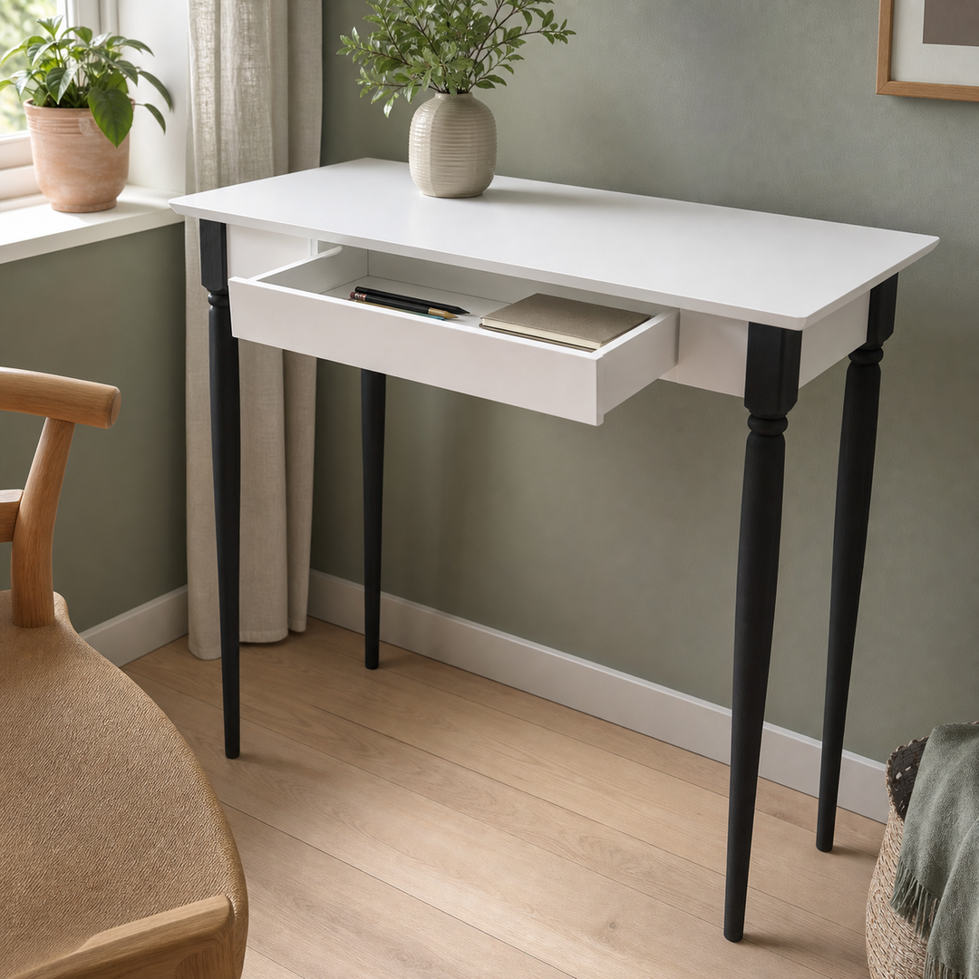 MAMO Skrivebord 65x40cm - Hvide / Sorte Ben – funktion eller vigtig anvendelse