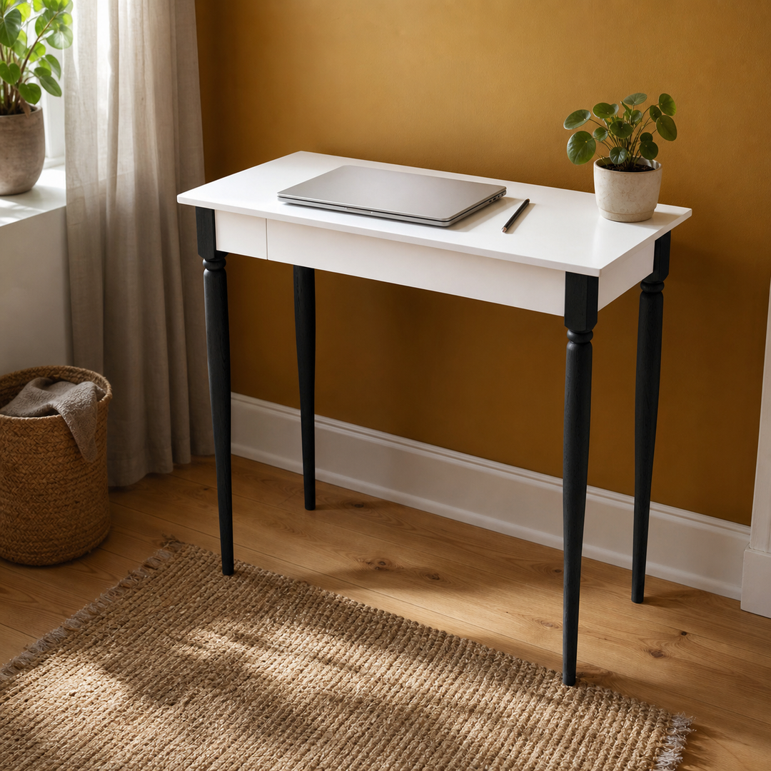 MAMO Skrivebord 65x40cm - Hvide / Sorte Ben – anden livsstilsscene