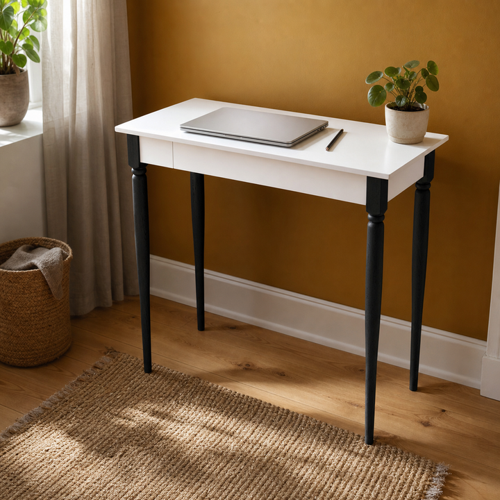 MAMO Skrivebord 65x40cm - Hvide / Sorte Ben – anden livsstilsscene