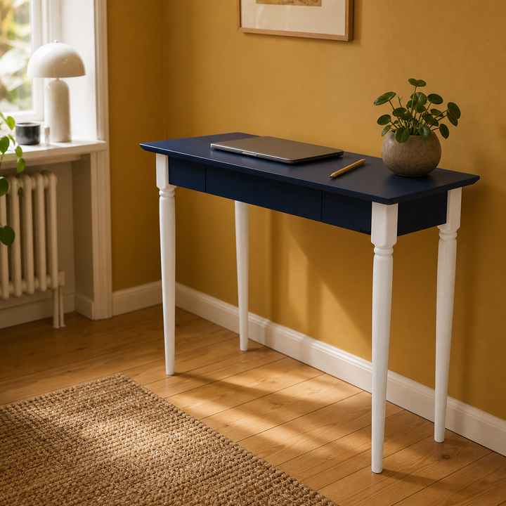 MAMO Skrivebord 85x40 cm Hvide Ben / Marineblå – anden livsstilsscene