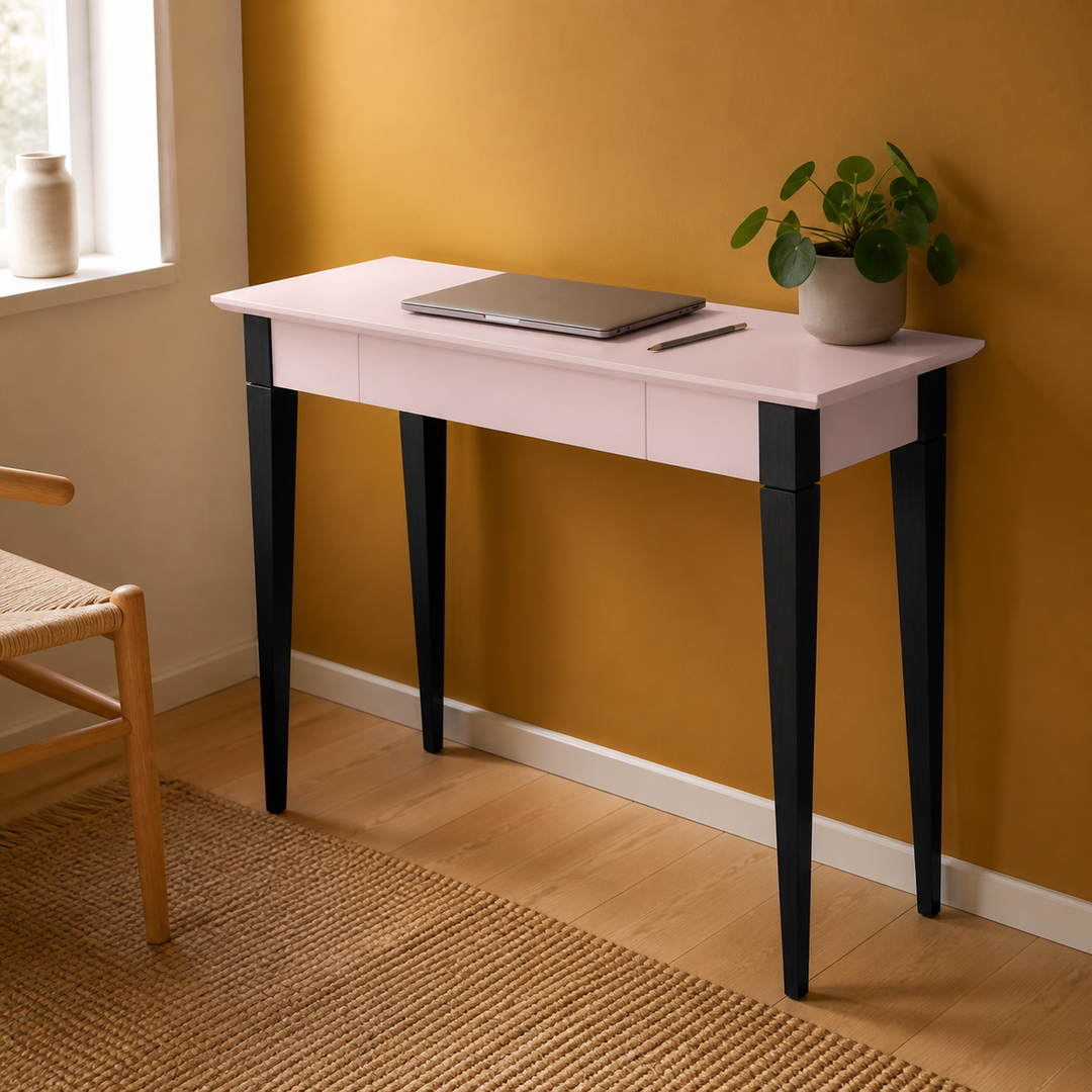 MIMO Skrivebord - 105x40cm Sorte Ben / Pink – anden livsstilsscene
