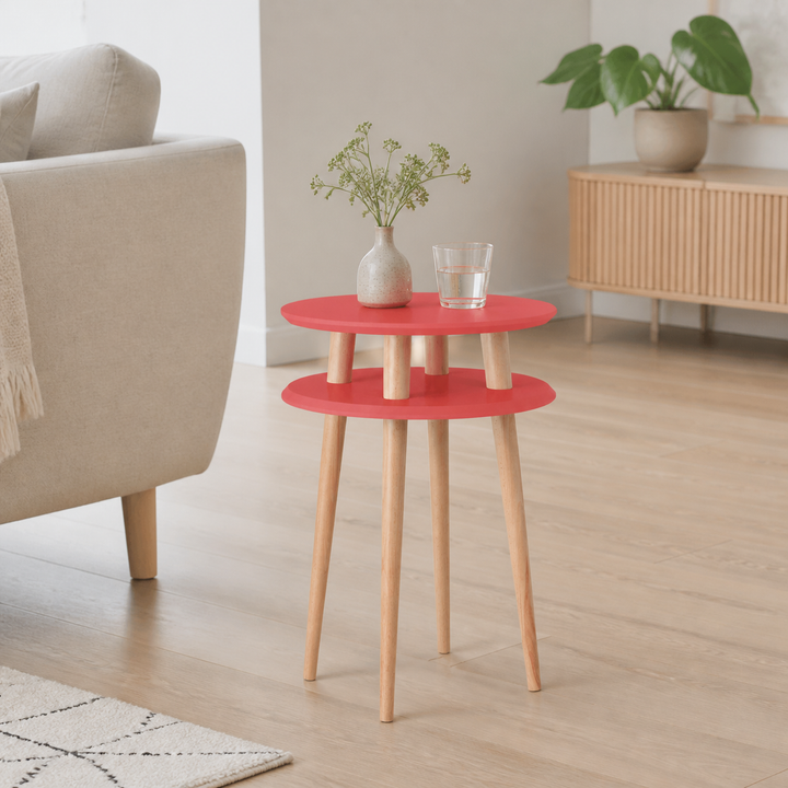 UFO Sidebord diameter 45cm x højde 61cm - Living Coral / hvide Ben – hero i naturlig brug