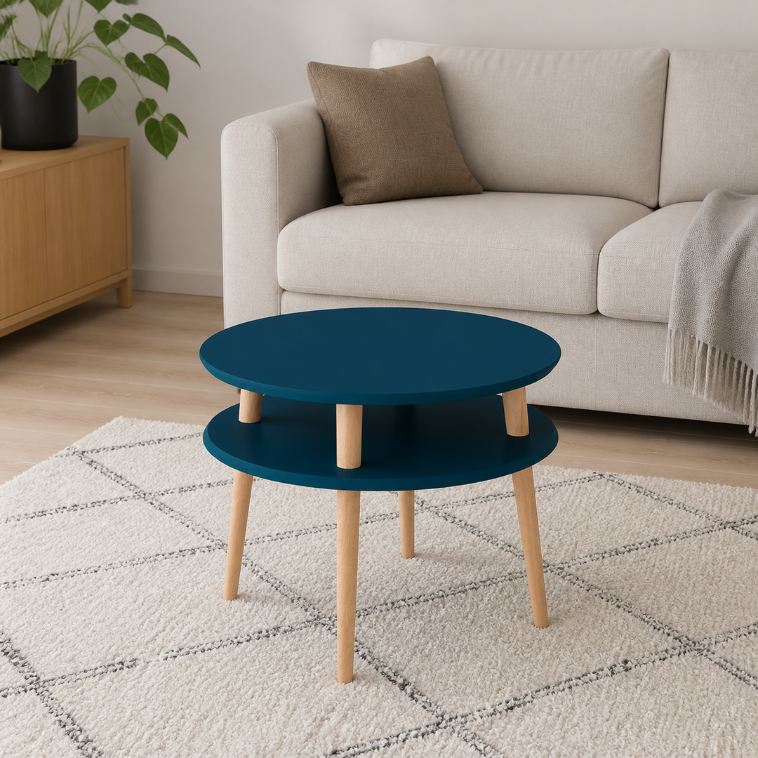 UFO Sofabord diameter 57cm x H 45cm - Petrolblå / hvide ben – hero i naturlig brug