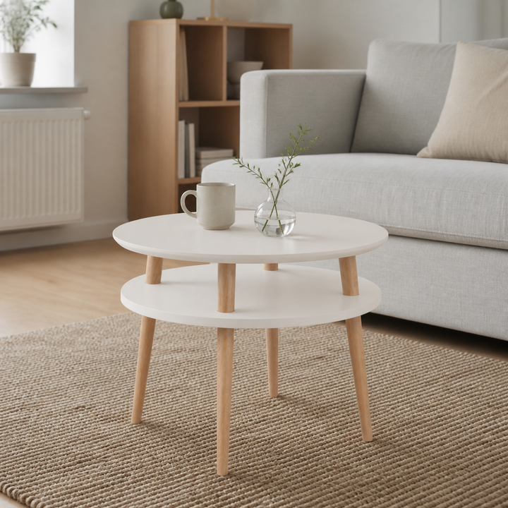 UFO Sofabord diameter 57cm x H 45cm Kridthvid – supplerende neutral dagslysscene