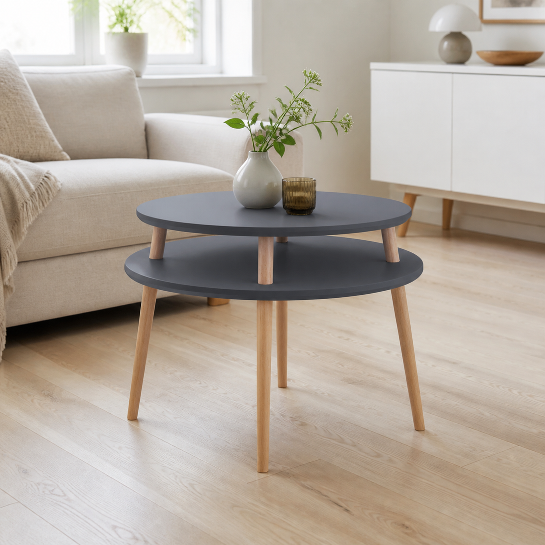 UFO Sofabord diameter 70cm x højde 61cm Grafit – hero i naturlig brug