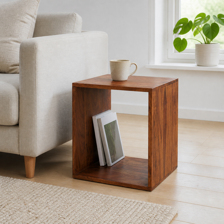 Håndlavet sidebord i FSC®-certificeret træ – supplerende neutral dagslysscene