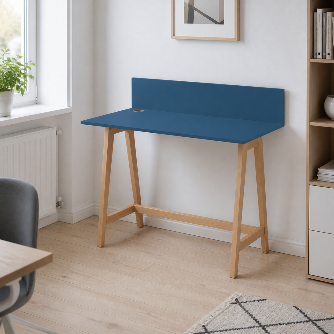 LUKA Asketræ Skrivebord 110x50cm / Petrol Blue – anden naturlig anvendelse eller vinkel