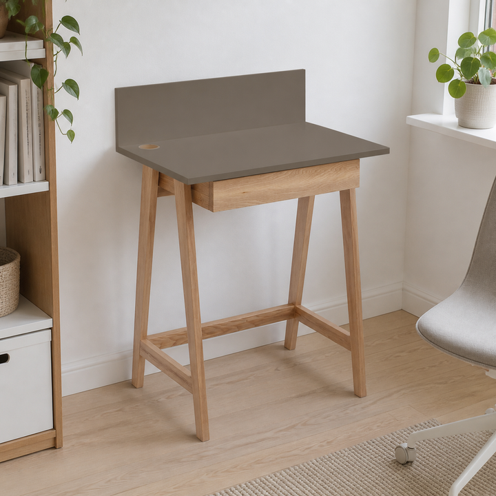 LUKA Asketræ Skrivebord 65x50cm med Skuffe / Brun – anden naturlig anvendelse eller vinkel