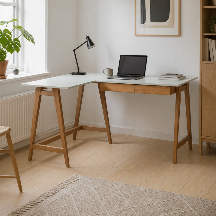 LUKA Hjørneskrivebord B 135cm x D 85cm Fleeting Mint Eg Venstre Side – supplerende neutral dagslysscene