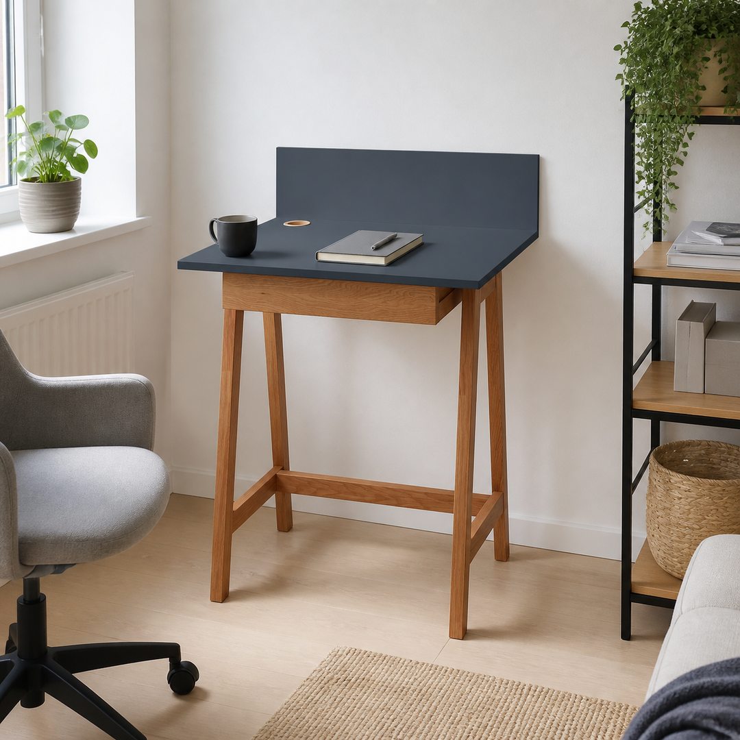 LUKA Skrivebord 65x50cm med Skuffe Eg / Grafit – supplerende neutral dagslysscene