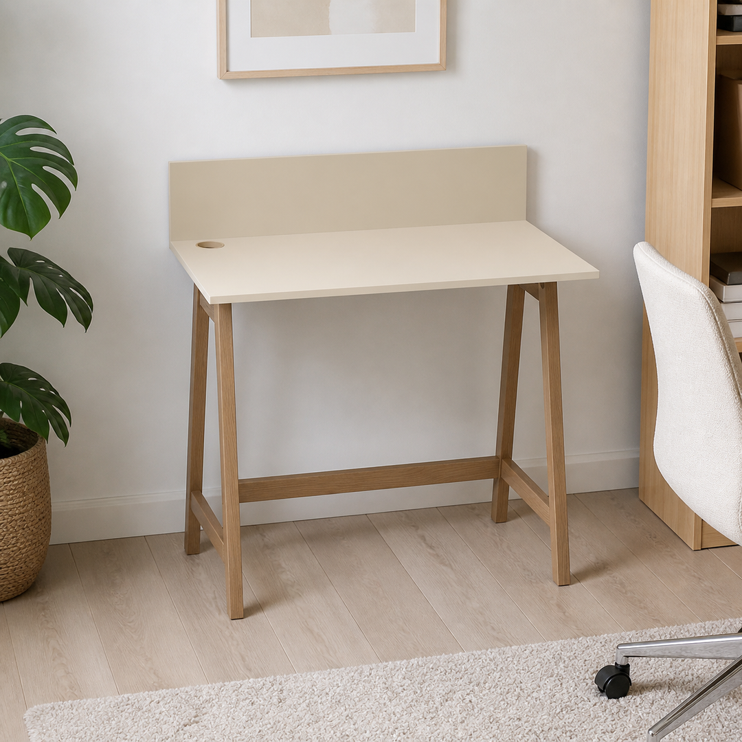 LUKA Skrivebord 85x50cm Eg Brun Beige – hele produktet lukket i hjemmet