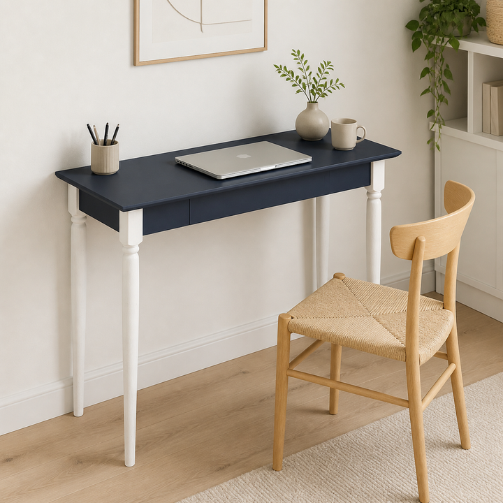 MAMO Skrivebord 105x40 cm Hvide Ben / Grafit – supplerende neutral dagslysscene