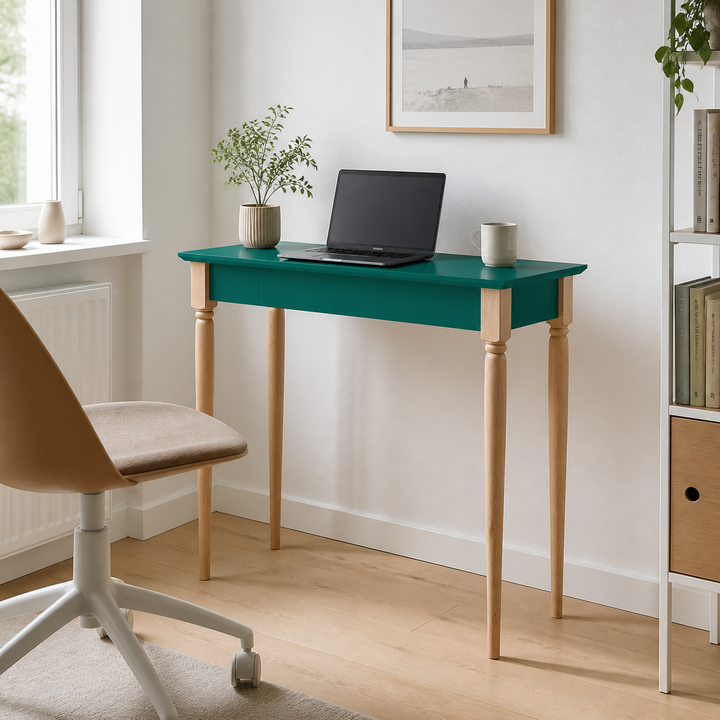 MAMO Skrivebord 85x40cm - Grøn – supplerende neutral dagslysscene