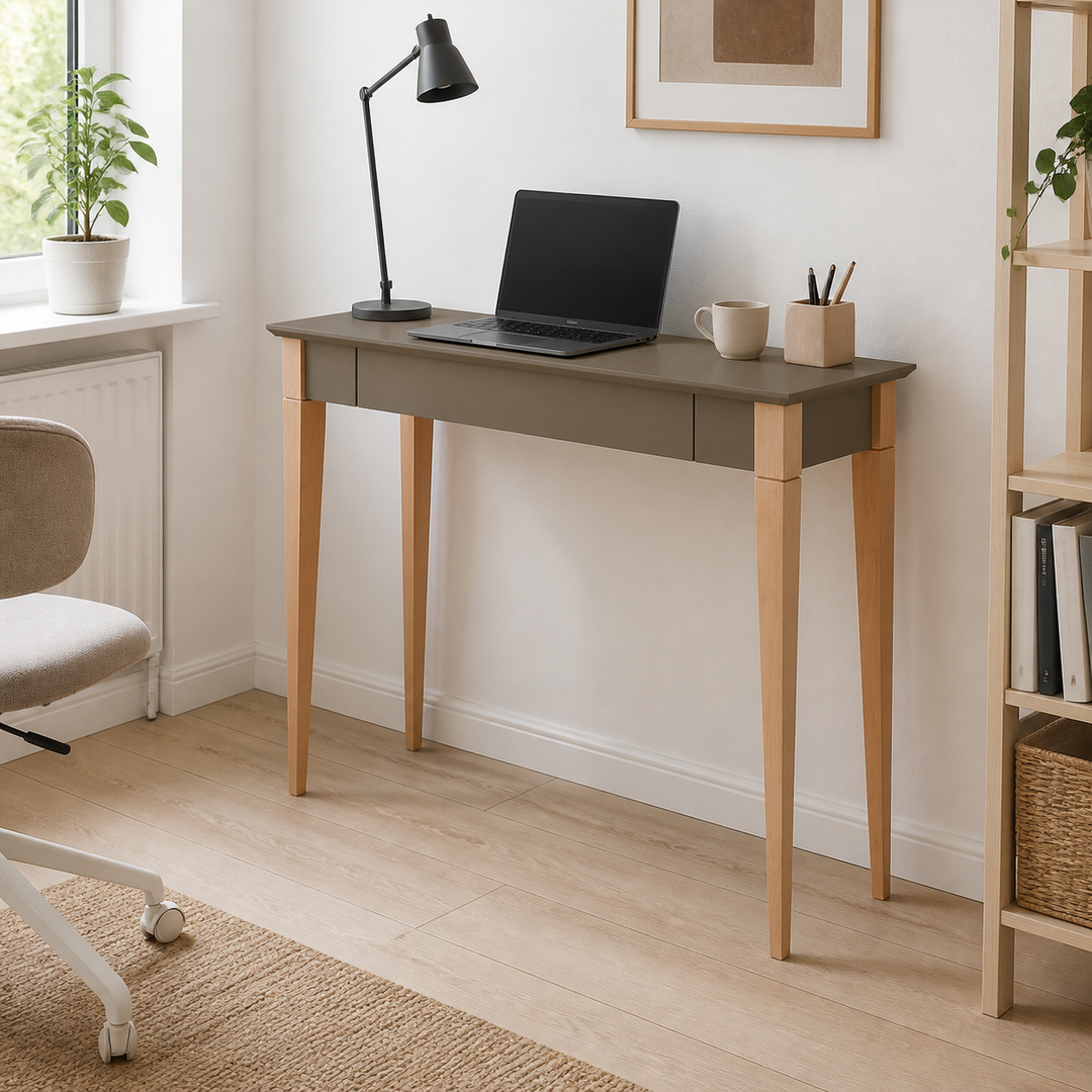 MIMO Skrivebord 105x40cm Brun – hero i naturlig brug