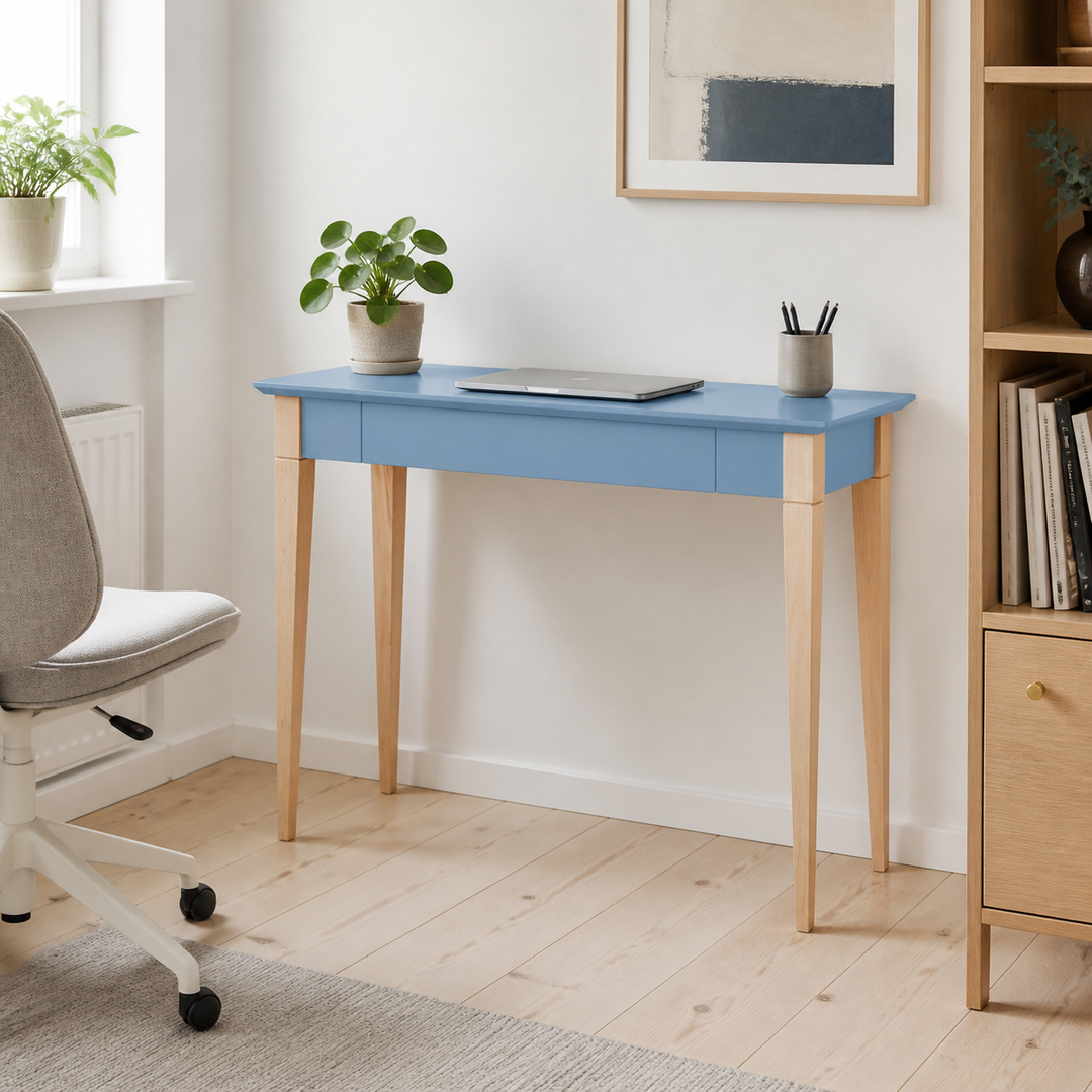 MIMO Skrivebord 105x40cm Gentle Blue – hero i naturlig brug