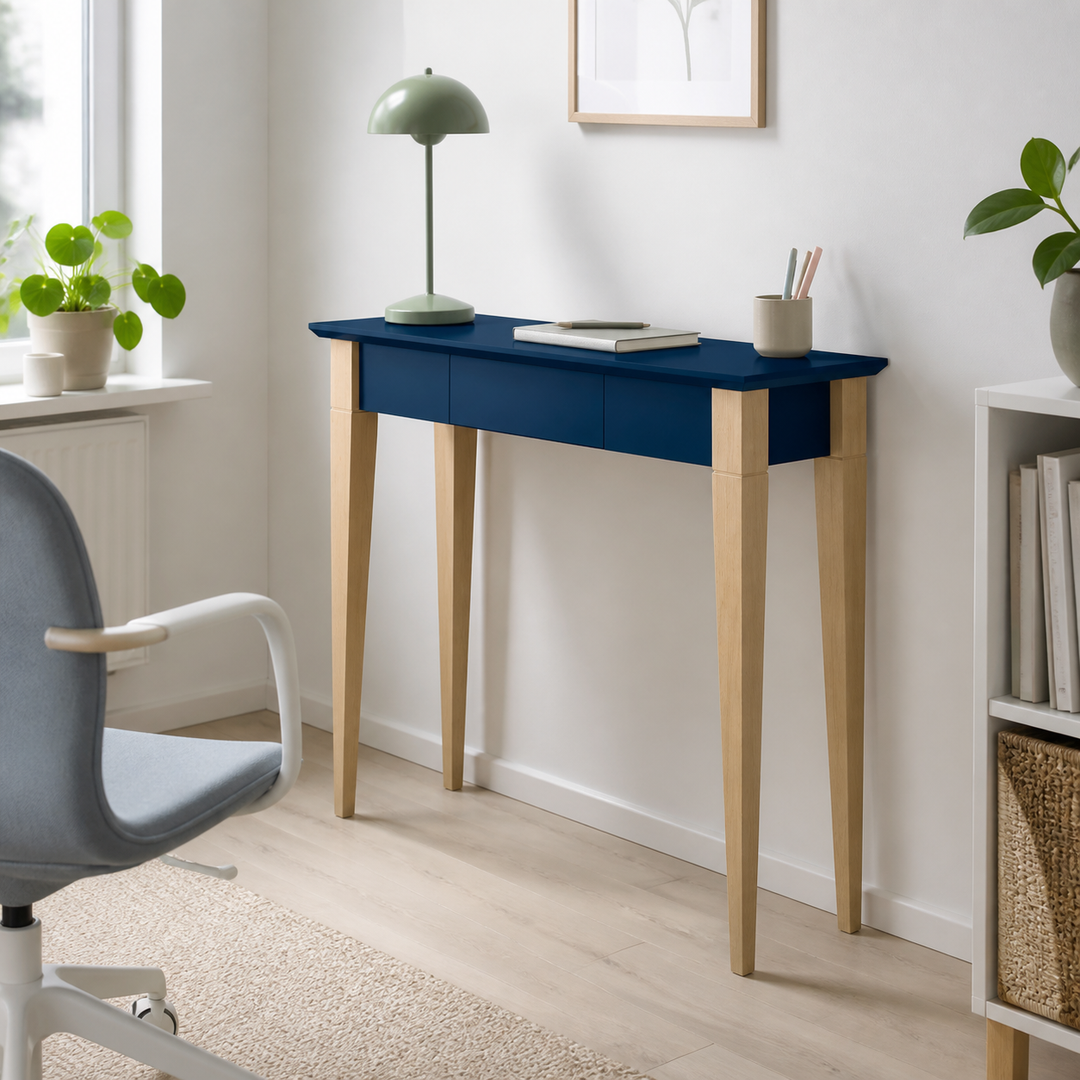 MIMO Skrivebord 65x40cm - Marineblå – supplerende neutral dagslysscene