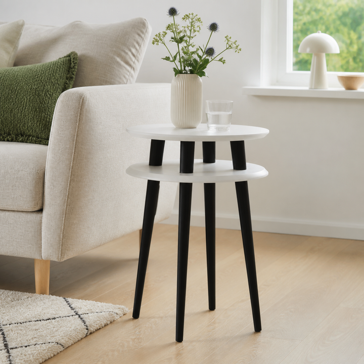 UFO Sidebord diameter 45cm x H 61cm Hvide sorte ben – hero i naturlig brug