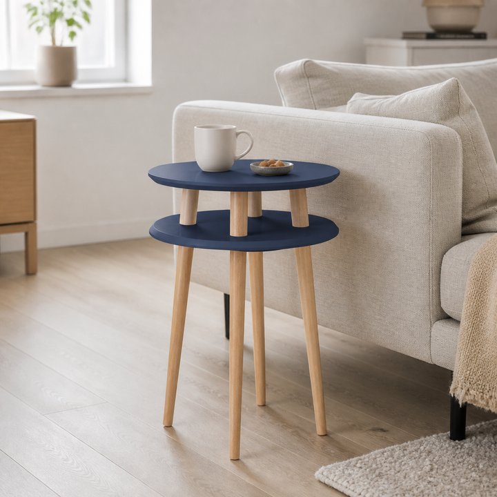 UFO Sidebord diameter 45cm x højde 61cm - Marineblå – supplerende neutral dagslysscene