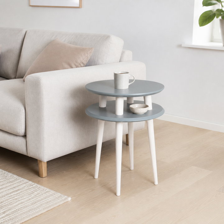UFO Sidebord diameter 45cm x højde 61cm - Mørkegrå/hvide ben – supplerende neutral dagslysscene