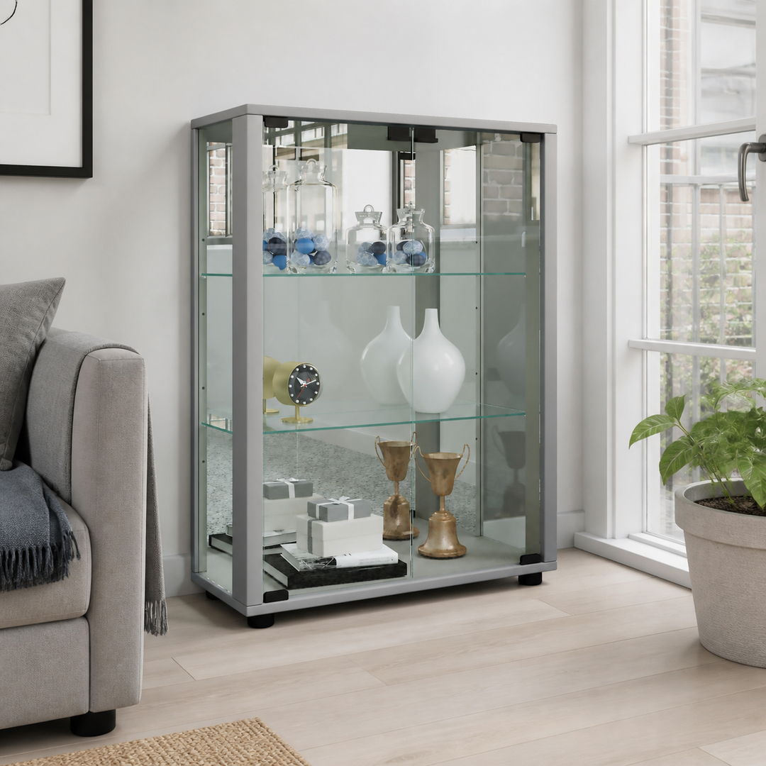 Gulv Vitrineskab "Sintalo" Med Spejl | Inkl. Led Lys, 80 x 60 x 25 cm, sølv – supplerende neutral dagslysscene