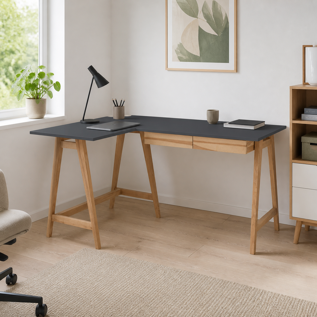 LUKA Asketræ Hjørneskrivebord B 135cm x D 85cm / Grafit Venstre Side – hele produktet samlet og ryddeligt