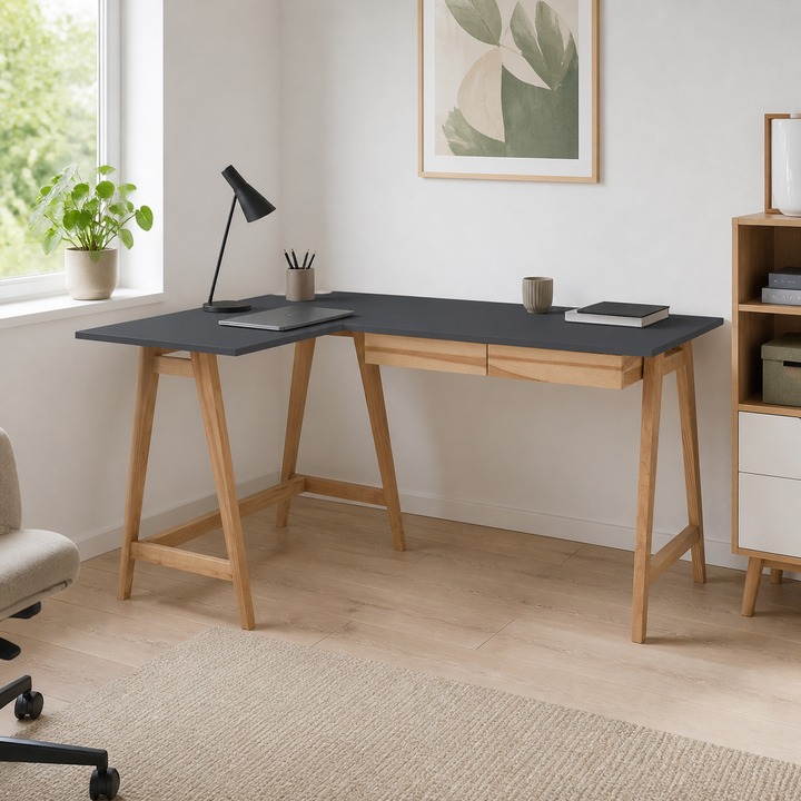 LUKA Asketræ Hjørneskrivebord B 135cm x D 85cm / Grafit Venstre Side – hele produktet samlet og ryddeligt