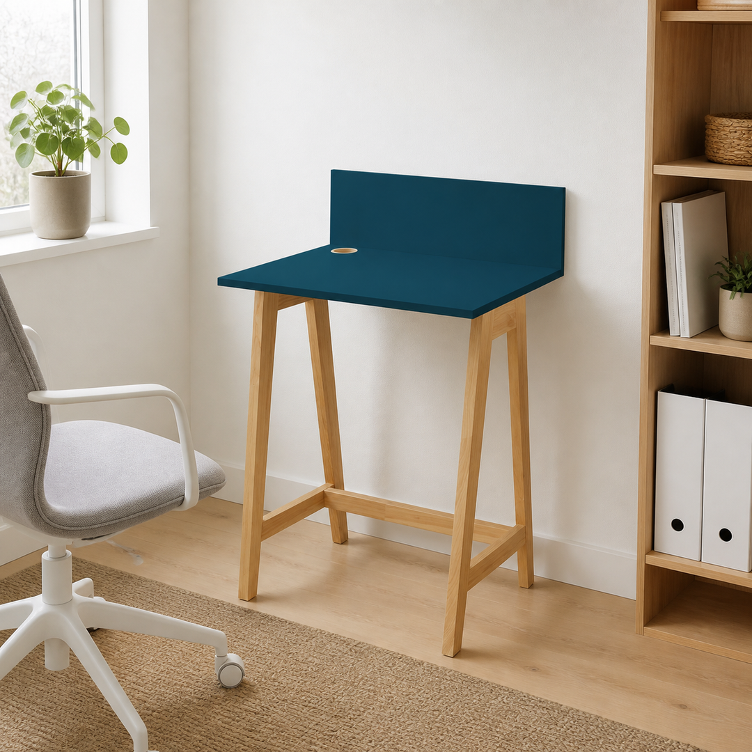 LUKA Asketræ Skrivebord 65x50cm / Petrol Blue – vigtigste funktion