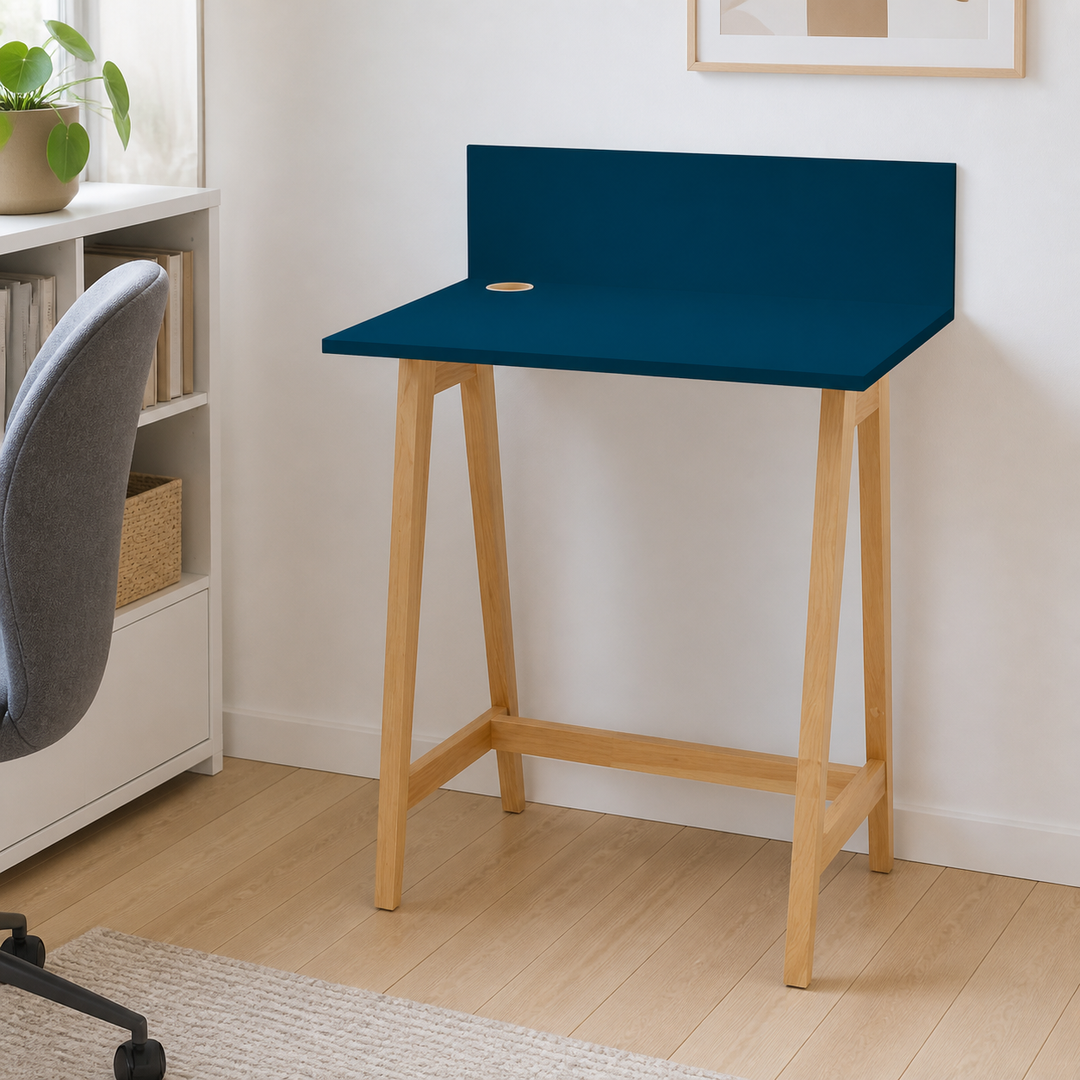 LUKA Asketræ Skrivebord 65x50cm / Petrol Blue – anden naturlig anvendelse eller vinkel