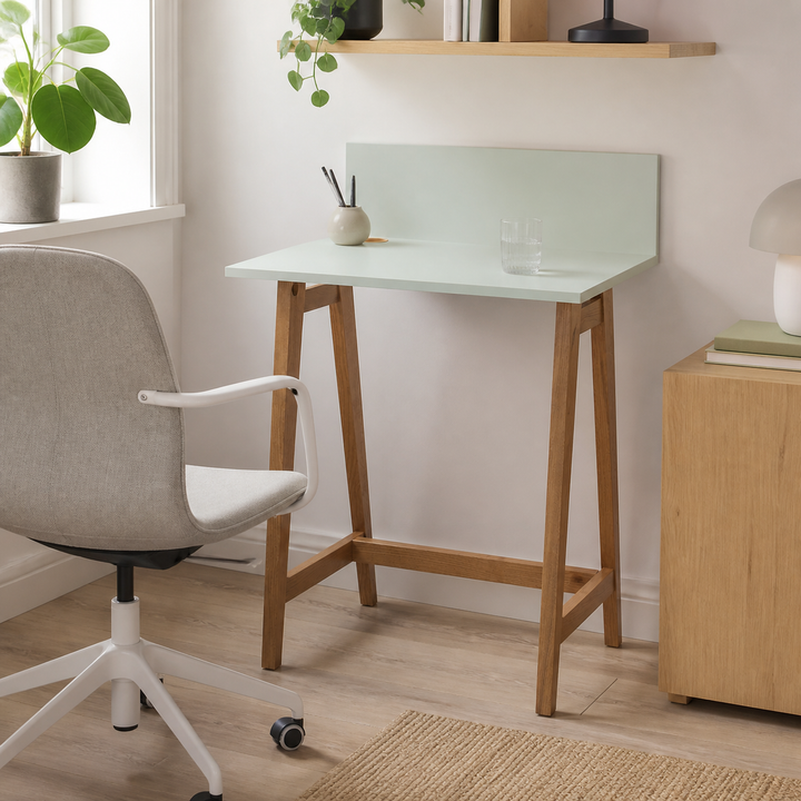 LUKA Asketræ Skrivebord 65x50cm Fleeting Mint – supplerende neutral dagslysscene