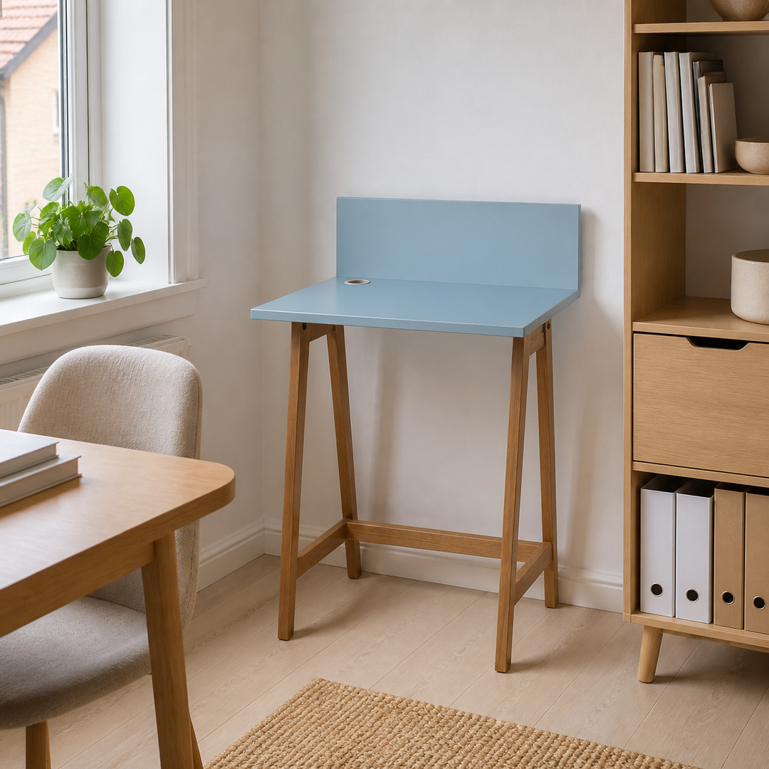 LUKA Asketræ Skrivebord 65x50cm Gentle Blue – vigtigste funktion