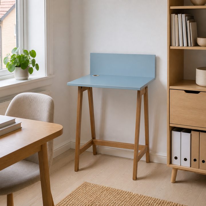 LUKA Asketræ Skrivebord 65x50cm Gentle Blue – vigtigste funktion